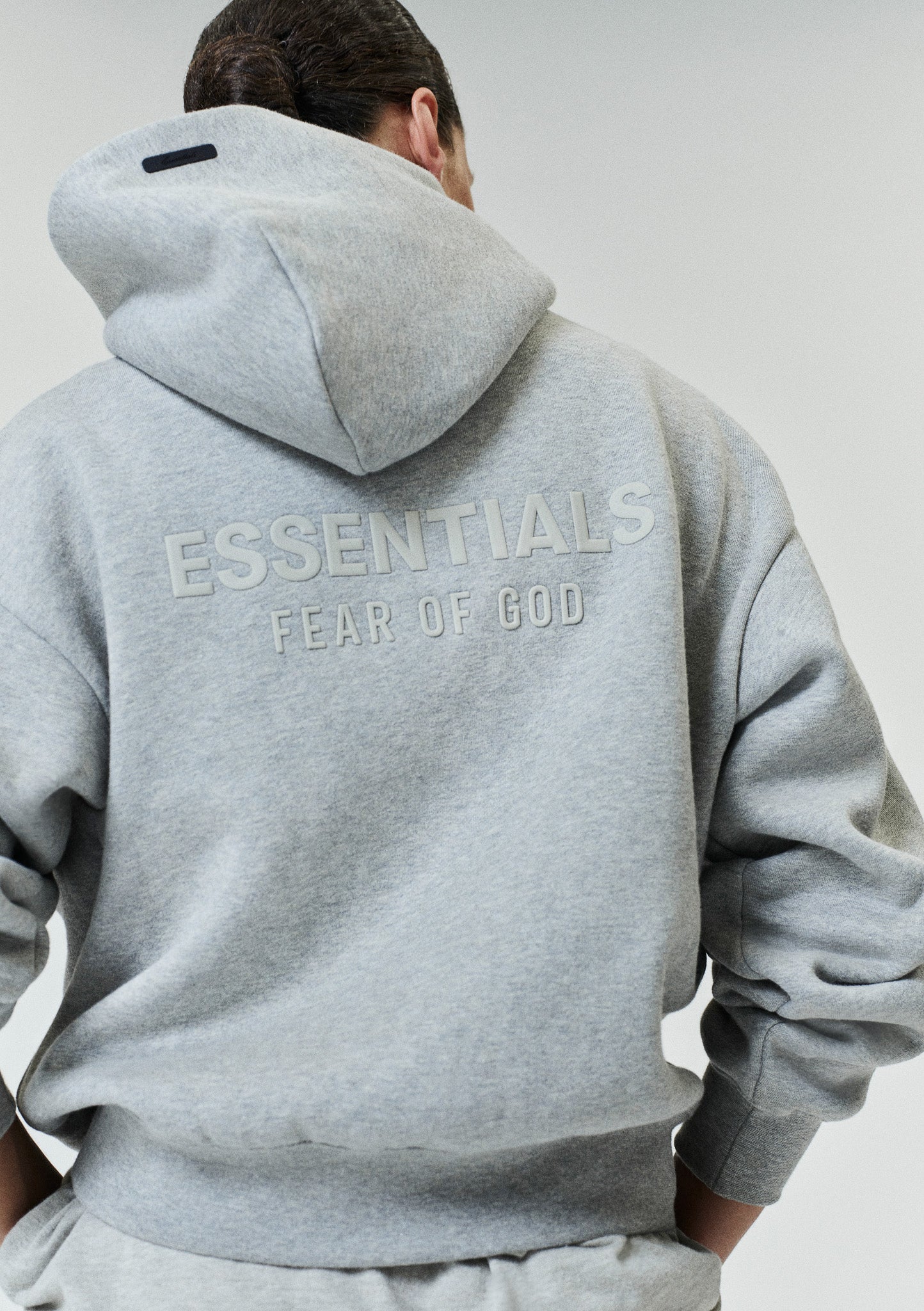 き*ち様 ESSENTIALS FEAR OF GOD パーカー FOG グレー Womens Essentials FW26 Classic Hoodie – Fear of God