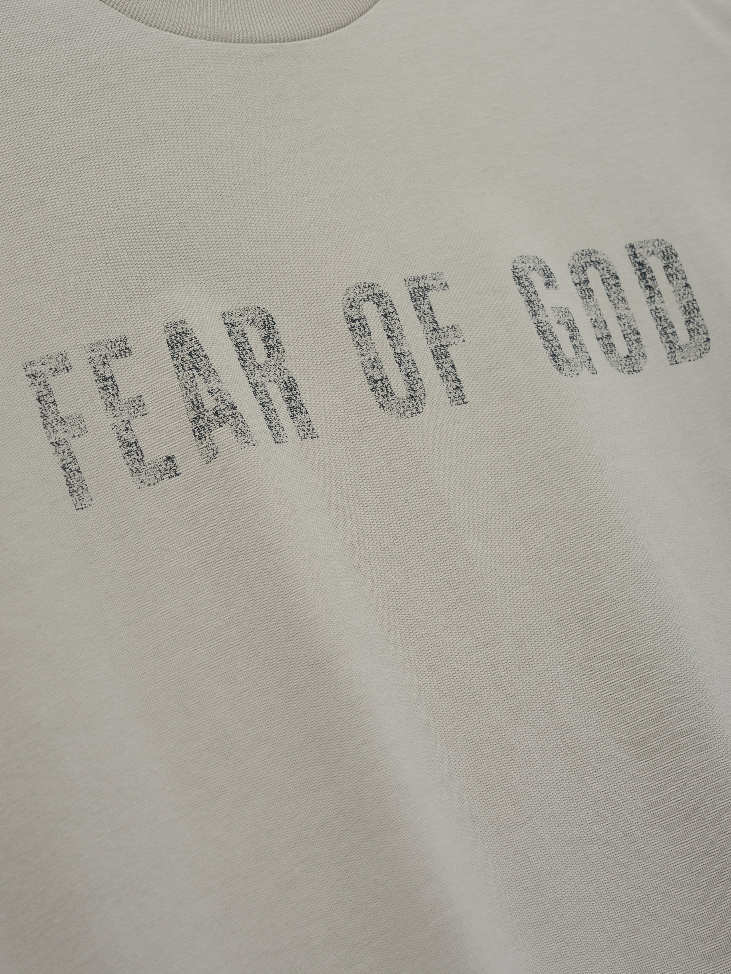 Merch Tee Boxy Fit – Fear of God