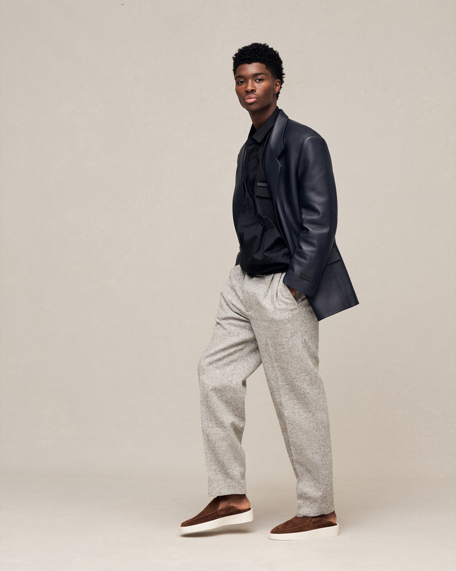 Buy Men Black Slim Fit Solid Pleated Formal Trousers Online - 351996 |  Louis Philippe
